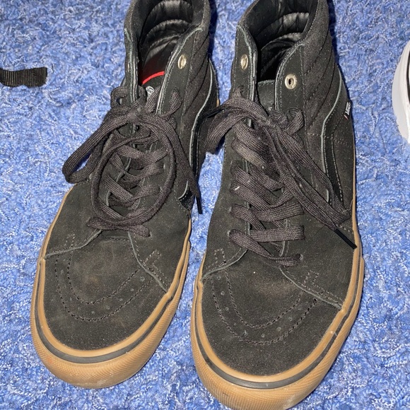 vans - Picture 2 of 2